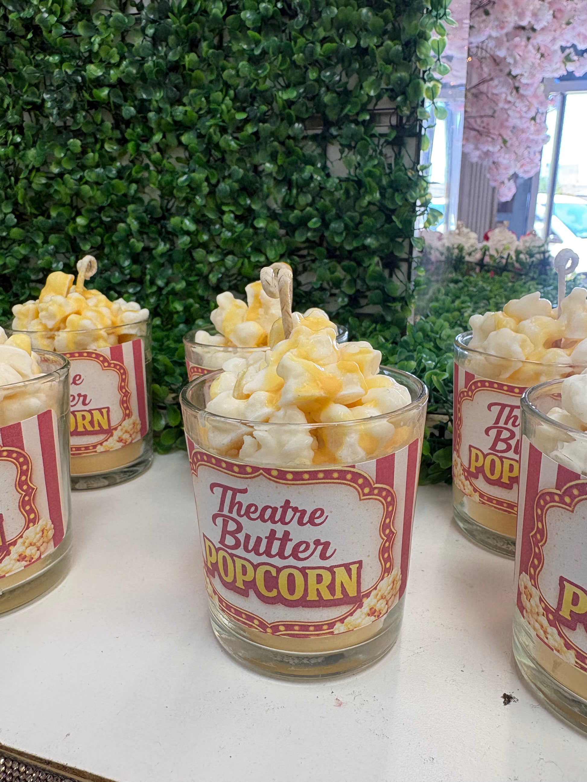 Popcorn candle - Fragrance of Elegance